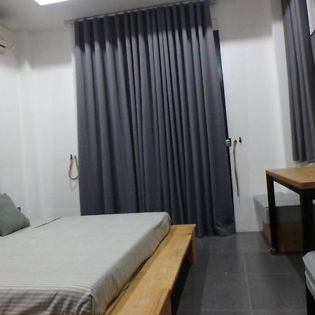 Lazy-Nest Homestay Manila Exterior foto