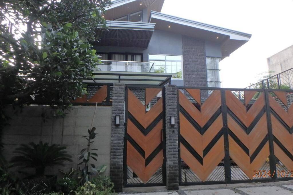 Lazy-Nest Homestay Manila Exterior foto